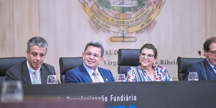 Governo do Amazonas pretende emitir 400 títulos definitivos de terra por mês até dezembro