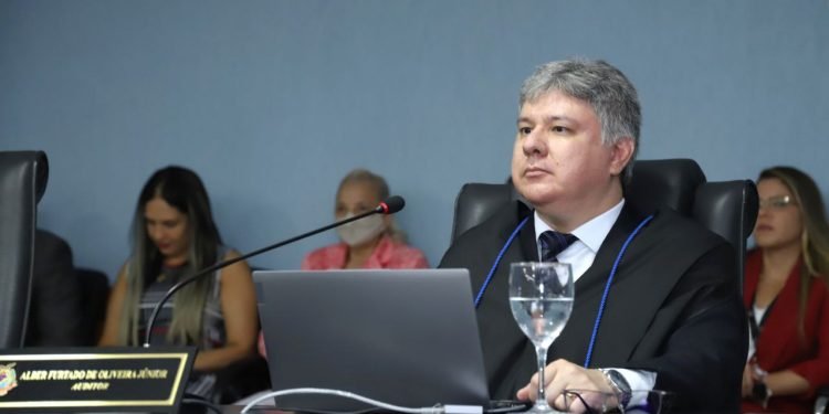Auditor do TCE-AM determina suspensão de processo seletivo em Lábrea