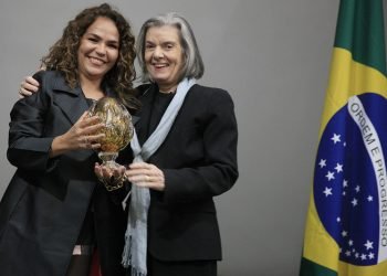 Juíza do TJAM Andréa Jane de Medeiros é evidenciada nacionalmente pelo STJ e pelo CNJ ao receber o “Prêmio Igualdade de Gênero do Poder Judiciário”