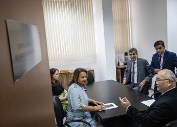 Em visita a Manaus, conselheiro do CNJ e presidente do Fórum Nacional do Judiciário para Saúde reúnem-se com magistrados e representantes do Comitê Estadual de Saúde