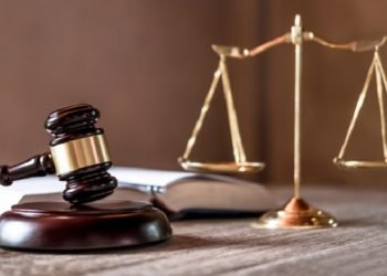 Loja e shopping de Manaus são condenados a indenizar cliente pela não disponibilização de cadeiras para atendimento preferencial a pessoas obesas