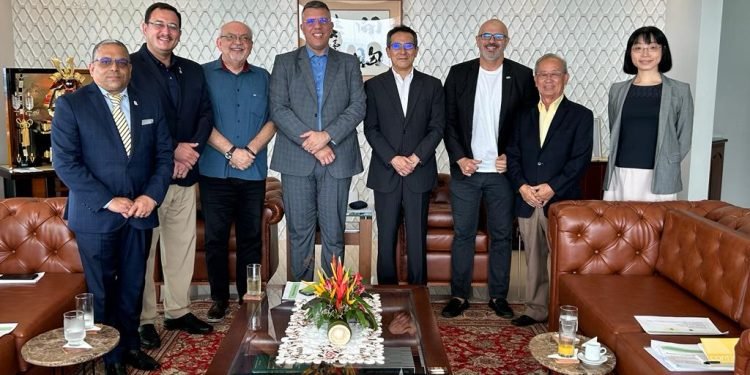 Frente Parlamentar de Relações Exteriores da CMM se reúne com Cônsul do Japão para buscar parcerias