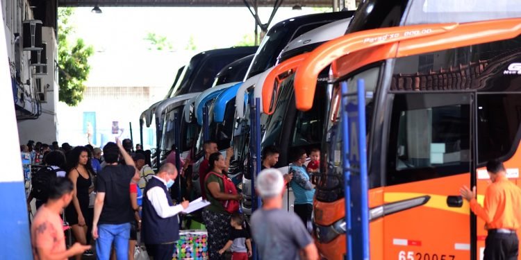 Mais de 77 mil pessoas utilizaram o transporte rodoviário intermunicipal regulado pela Arsepam, em agosto