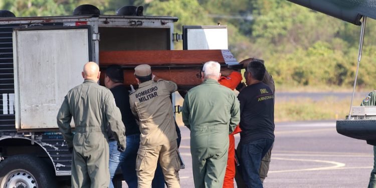 Governo do Amazonas cria força-tarefa para agilizar identificação de vítimas de acidente aéreo em Barcelos