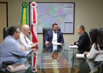 Wilson Lima reúne com representantes de empresa de veículos elétricos e destaca importância da transição para transportes sustentáveis