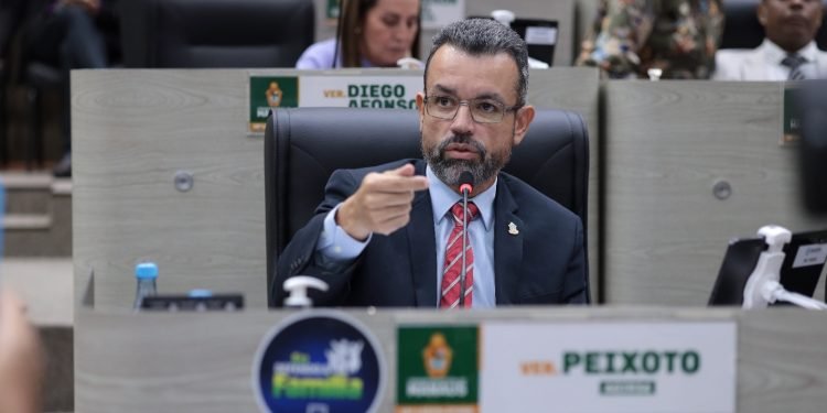 Peixoto participa de Audiência Pública sobre legislação para entregadores de delivery, em Manaus