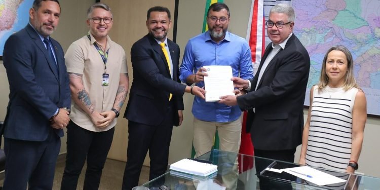 Wilson Lima recebe convite da CBF para Amazonas ser subsede da Copa do Mundo Feminina de 2027