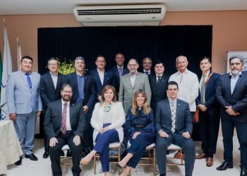Vereador João Carlos preside reunião de cônsules na Câmara Municipal de Manaus