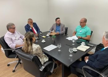 Reunião entre Judiciário e Executivo reforça parceria para a efetivação de políticas públicas de regularização fundiária no interior do AM