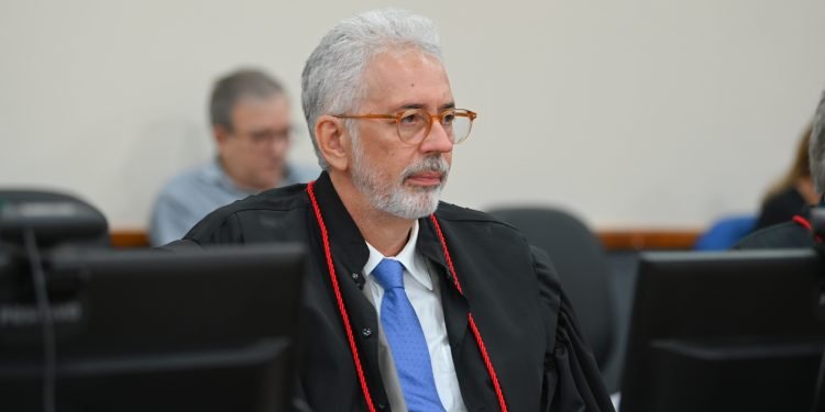 Primeira Câmara Cível mantém liminar sobre obrigatoriedade de cobertura de tratamento por plano de saúde