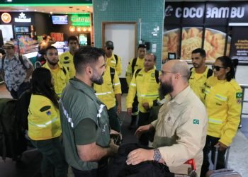 Governo do Amazonas recebe 23 brigadistas do Ibama para reforçar combate às queimadas na Região Metropolitana