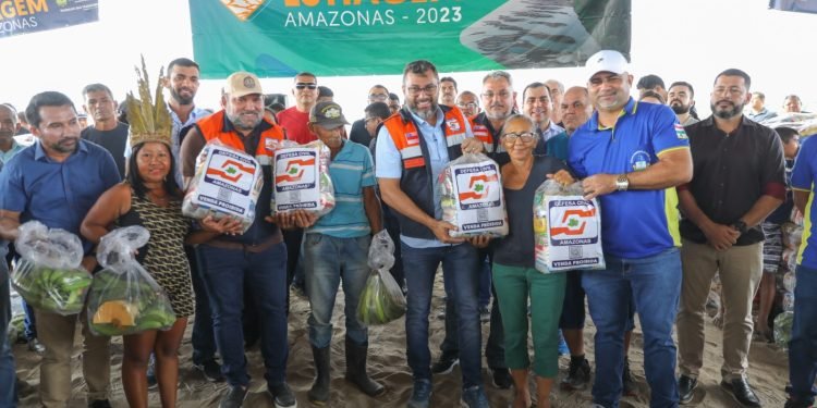 Operação Estiagem: Governo do Amazonas envia ajuda humanitária para os 61 municípios do interior do estado