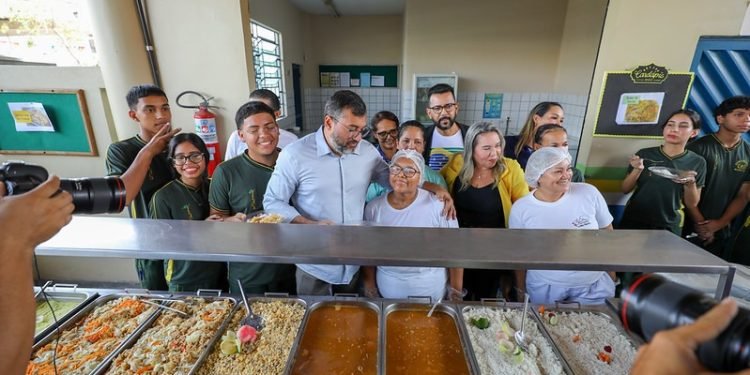 Wilson Lima lança editais de mais de R$ 43 milhões para os programas de Regionalização da Merenda e de Mobiliário Escolar