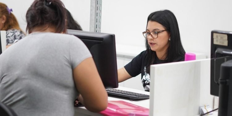 Sine Amazonas divulga 145 vagas de emprego para esta quarta-feira