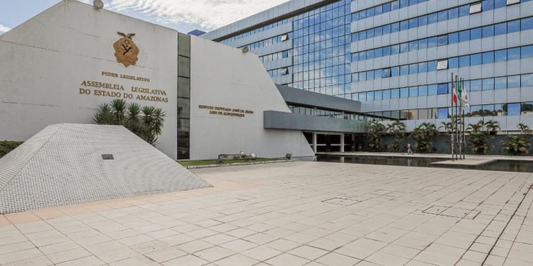 Tramitação Ordinária traz projetos voltados às pessoas com deficiência e aos direitos do consumidor