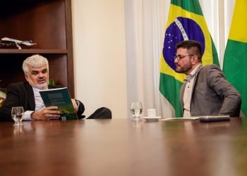 Conselheiro do TCE-AM tem reunião com o Governador do Acre sobre plano ambiental para a Amazônia