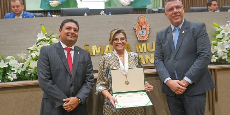 Desembargadora Nélia Caminha Jorge é homenageada com a “Medalha de Ouro Cidade de Manaus”, a maior honraria da CMM