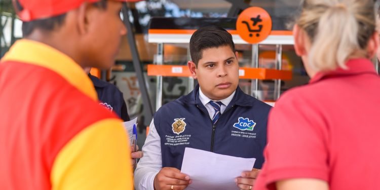 Comissão de Defesa do Consumidor da Aleam trabalhaem conjunto com o Procon-AM para garantir preçosjustos de combustíveis