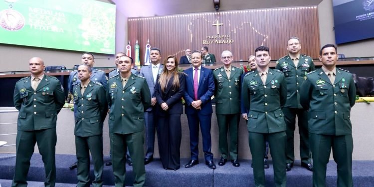 Débora Menezes parabeniza 60 anos de fundação do CIGS