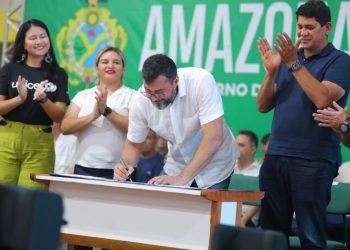 Em Parintins, Wilson Lima anuncia investimento de mais de R$ 11 milhões para os setores primário e moveleiro do estado
