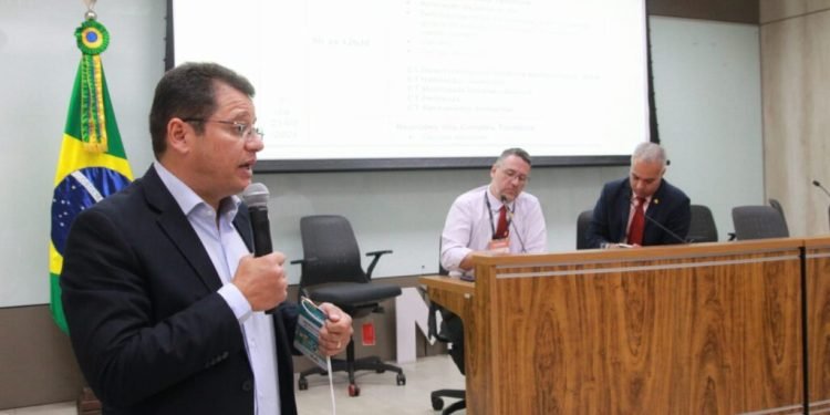 Governo do Amazonas busca recursos para habitação e saneamento básico, em Brasília