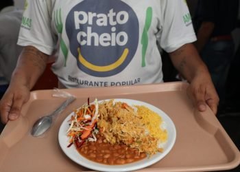Prato Cheio: Governo do Amazonas serviu mais de 4 milhões de refeições em 2023 e programa é referência nacional no combate à fome