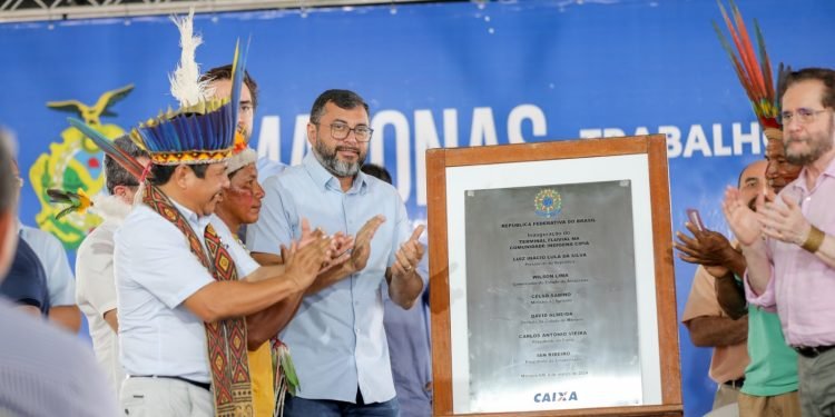 Wilson Lima entrega mais quatro terminais fluviais para atender comunidades indígenas que vivem do turismo