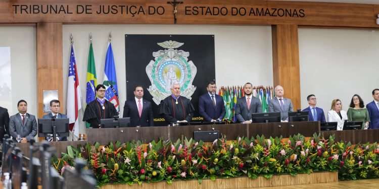 Presidente do TCE-AM participa da posse de Giselle Pascarelli como juíza titular no TRE-AM