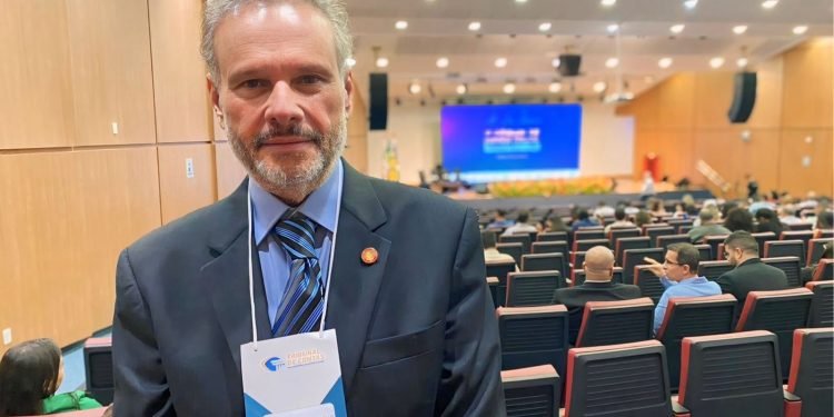 Conselheiro-ouvidor do TCE-AM participa de Fórum Nacional de Compras Públicas