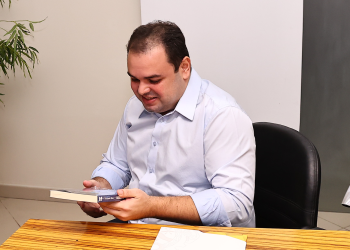 No Dia Mundial do Livro, Roberto Cidade destaca a importância dos autores amazonenses para o fortalecimento da cultura