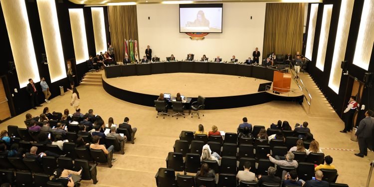 TCE-AM reprova contas e multa gestor do Fundo de Aposentadoria de Barcelos em mais de R$107,4 mil