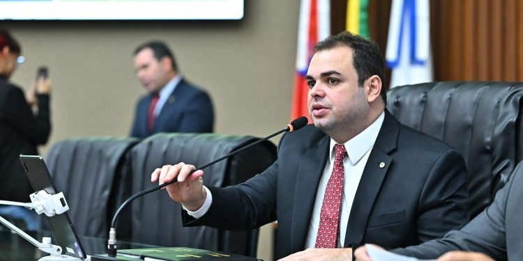 PL de Roberto Cidade que amplia atenção a pacientes cardiopatas avança nas comissões da Aleam