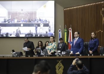 Deputados aprovam 59 matérias legislativas em votação no plenário da Aleam