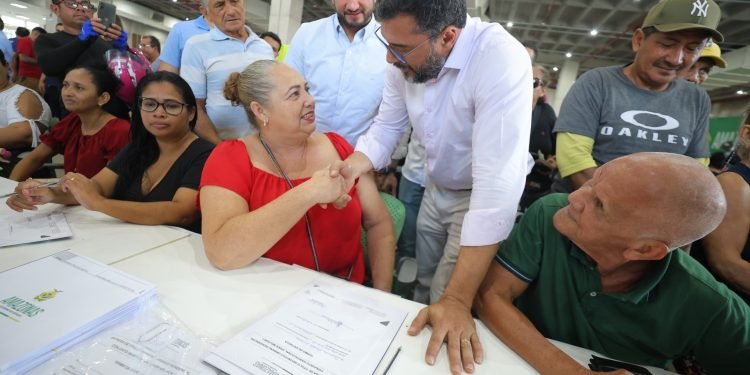 Em comemorações dos 59 anos da Suhab, governador Wilson Lima regulariza mais de 2,5 mil novas unidades habitacionais de Manaus