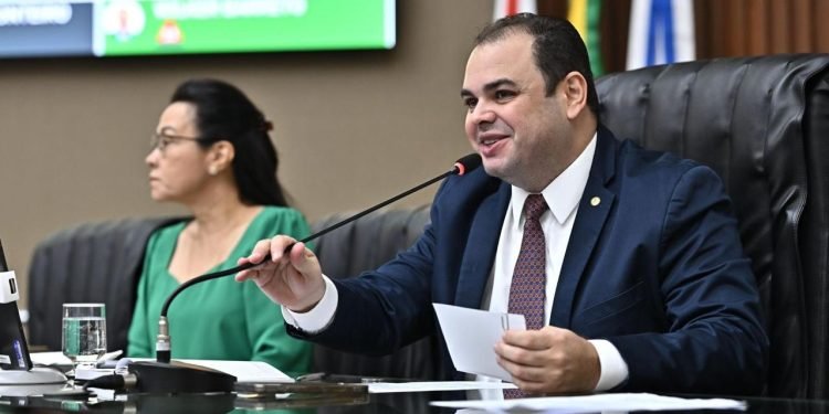 Entusiasta da prática esportiva, Roberto Cidade éautor de leis que incentivam atividades que melhorama qualidade de vida