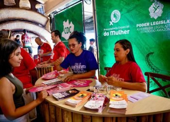 Assembleia Legislativa do Amazonas realiza atividades de orientação à população no ‘Turistódromo’ de Parintins