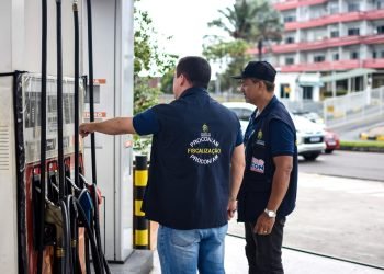Procon-AM notifica 100 postos de combustíveis após alta no preço da gasolina
