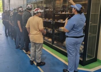 Zona Franca de Portas Abertas’ proporciona visita de estudantes da UEA à Yamaha