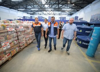 Governador Wilson Lima acompanha preparação de ajuda humanitária para municípios afetados pela estiagem