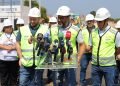 Governador Wilson Lima acompanha fase final de obras na ligação viária das avenidas Silves e Maués, na zona sul