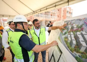 Governador Wilson Lima vistoria avanço das obras do residencial Maués, na zona sul