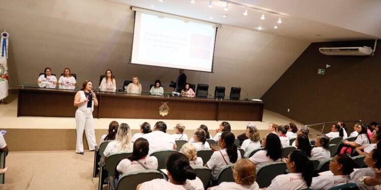 Assembleia Legislativa do Amazonas forma quinta turma de ‘Procuradoras Legais’