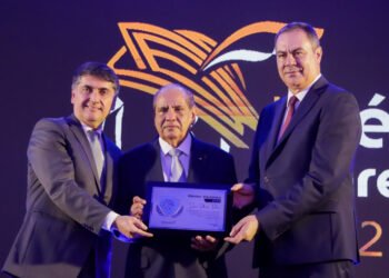 Prêmio Mérito Varejista 2024 homenageia presidente da CNC