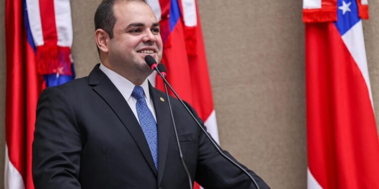 Roberto Cidade é autor de Lei que recomenda melhorias na atenção à saúde de mulheres na menopausa