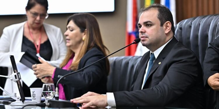 Presidente Roberto Cidade avalia que PLOA esteja apta a votação pelo plenário da Aleam na primeira quinzena de dezembro