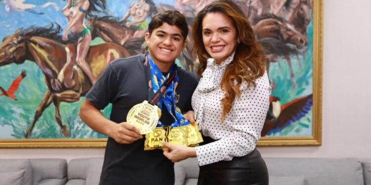 Alessandra Campelo recebe supercampeão de jiu-jítsu Kalebe Henrique e reafirma apoio ao esporte no AM