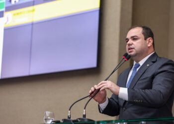 Favelização de Manaus é reflexo da falta de planejamento, aponta Roberto Cidade