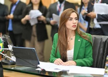 PL de Débora para criar Procuradoria Especial da Criança e do Adolescente é aprovado por unanimidade