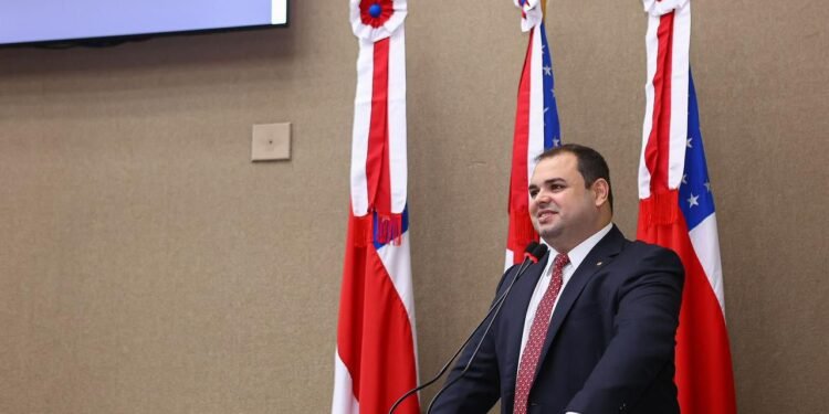 PL de Roberto Cidade amplia proteção ao consumidorde operadoras de TV por assinatura e internet