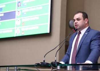 Presidente Roberto Cidade apresenta PL que propõe regulamentação no uso da Inteligência Artificial no Amazonas